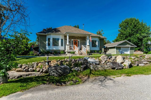 1006 River Street, Muskoka Lakes