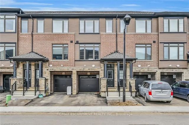 120 Court Drive 35, Brant