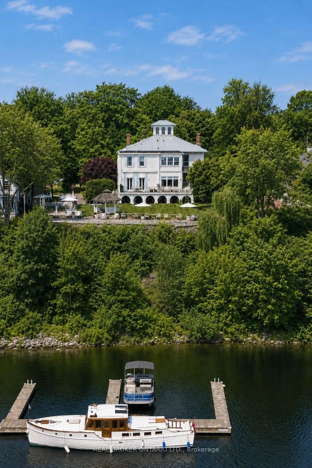 346 Picton Main Street, Prince Edward County