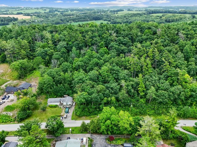 28 Bamsey Drive, Hamilton Township