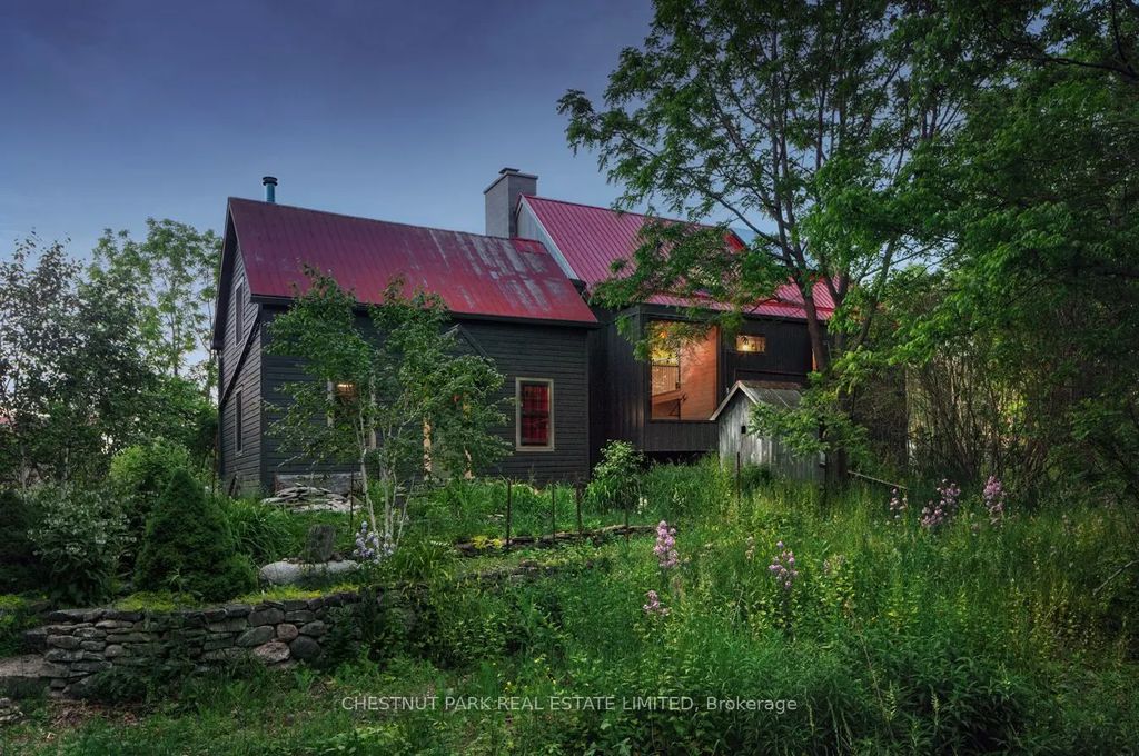 1 Station Road, Prince Edward County