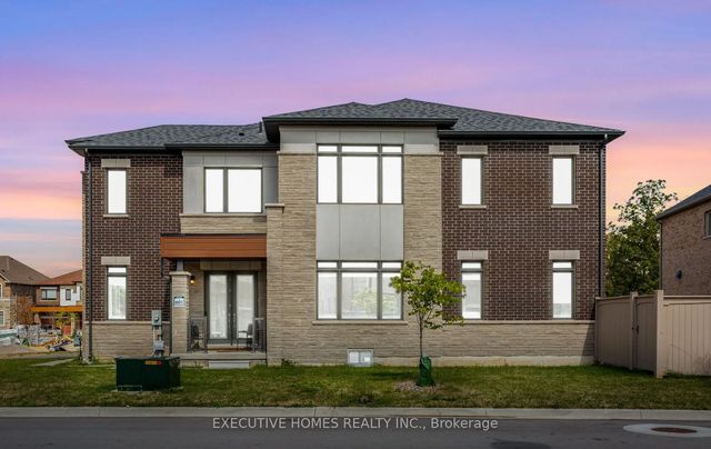 77 Pond View Gate, Hamilton