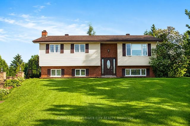 18528 Paragon Road, South Glengarry