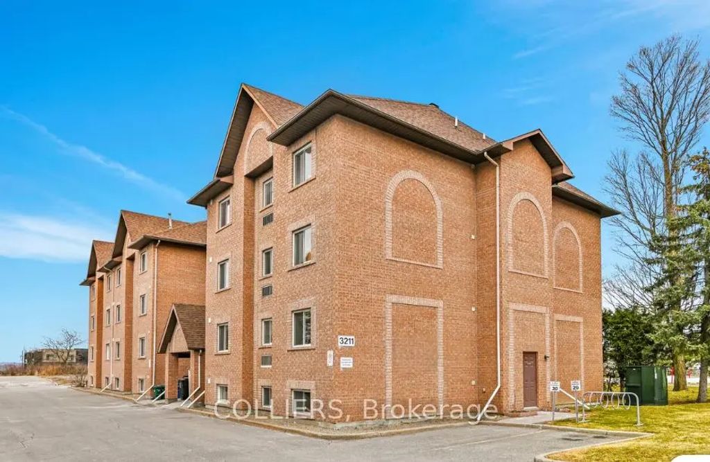 3211 St. Joseph Boulevard, Orleans - Cumberland and Area