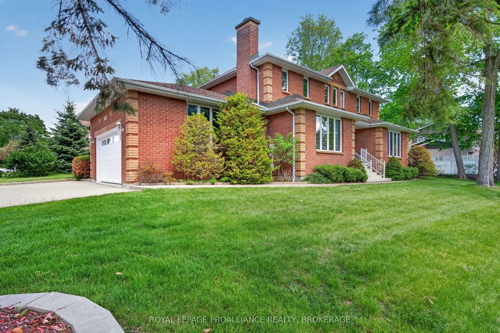 542 Rankin Crescent, Kingston
