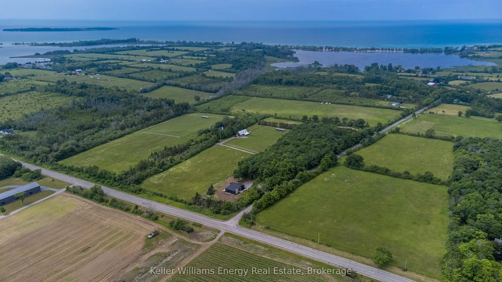 13 Partridge Hollow Road, Prince Edward County