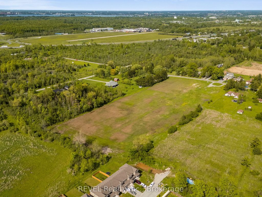 1257 W Pettit Road W, Fort Erie