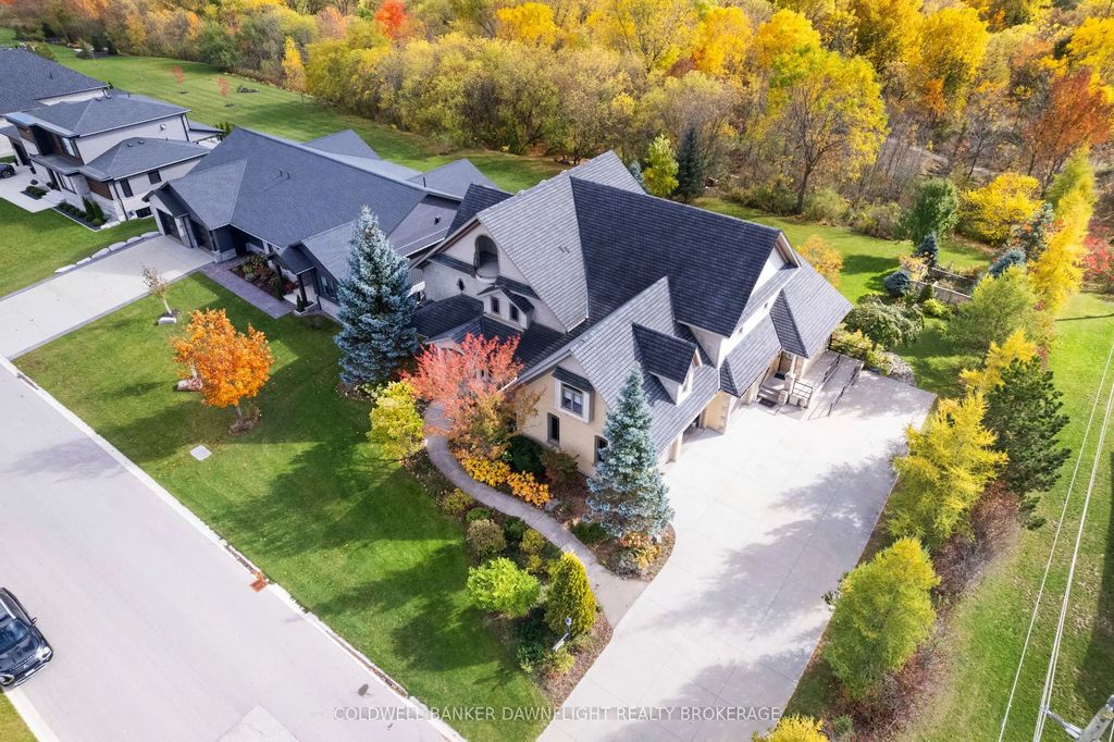 246 Hazelton Lane, South Huron