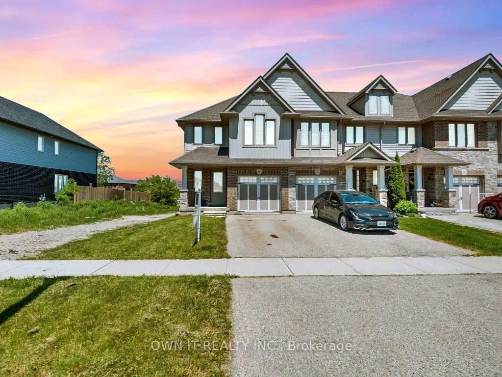 1192 Caen Avenue, Woodstock