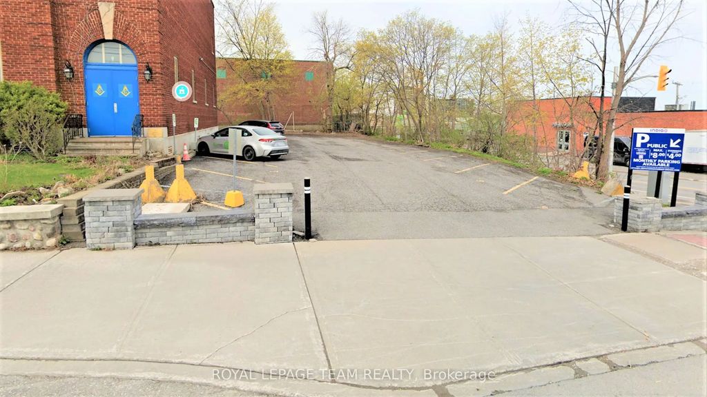 428 Churchill Avenue, Carlingwood - Westboro and Area