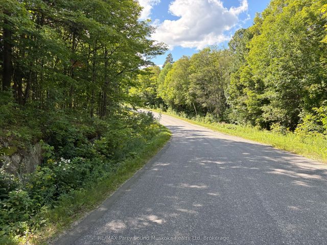 Ahmic Lake Road, Magnetawan