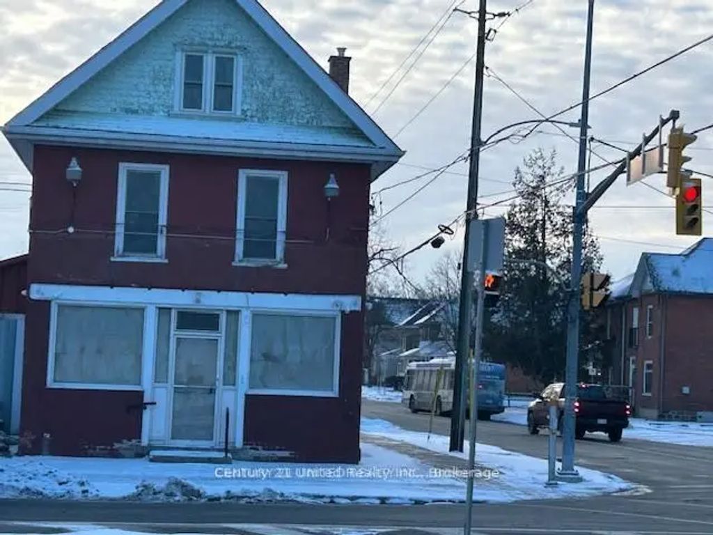 239 Park Street N, Peterborough