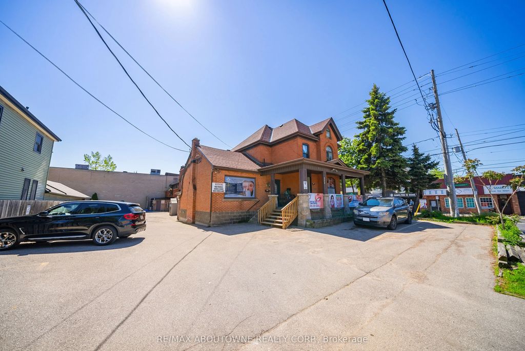 323 Upper Wentworth Street, Hamilton