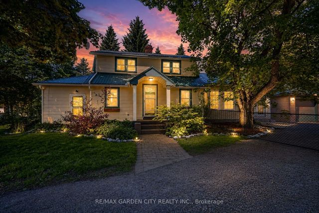323 Regional 20 Road, Pelham