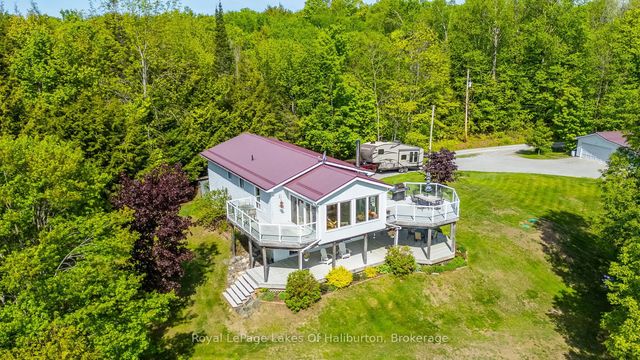 1123 Balmoral Lane, Highlands East