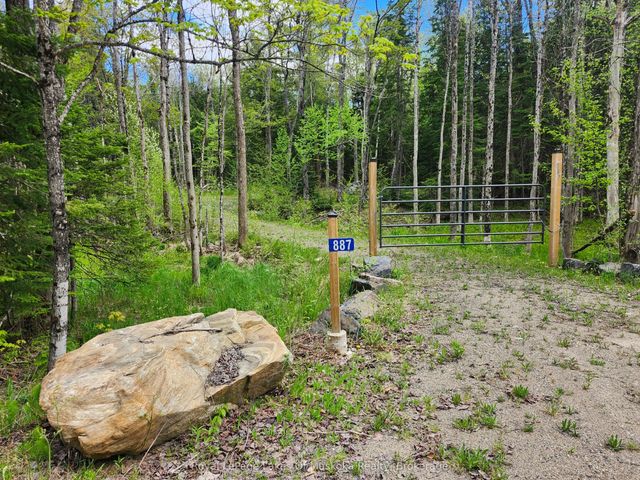 887 Star Lake Road, Perry
