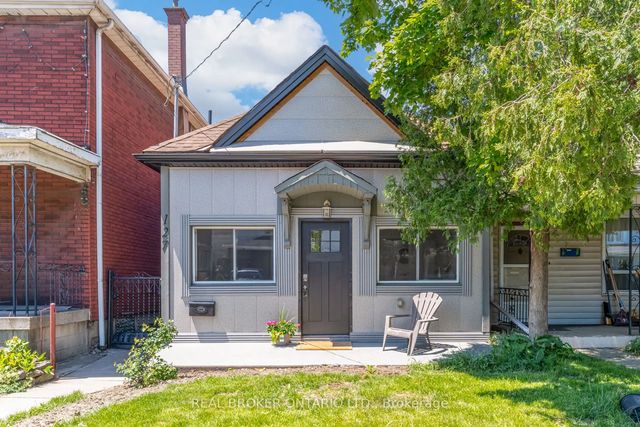 127 Barnesdale Avenue N, Hamilton