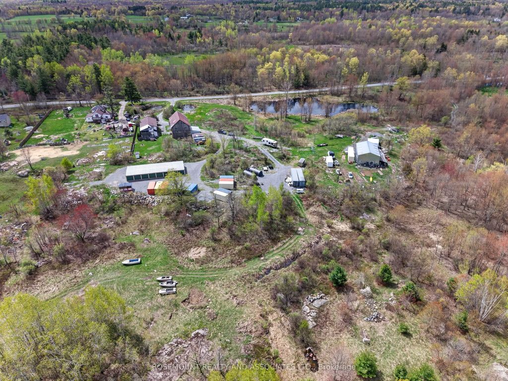 4976 Arena Boundary Road, Frontenac