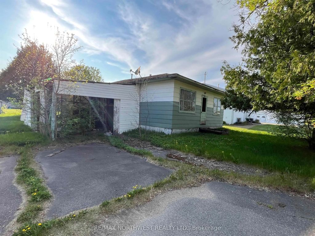 126 White St., Atikokan