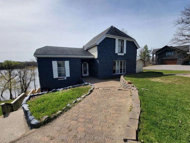 1208 Olde Shambles Rd, Fort Frances