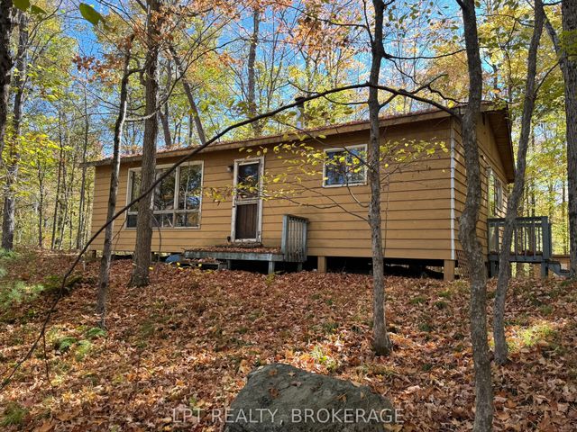 500 Yvon Lane, Rideau Lakes