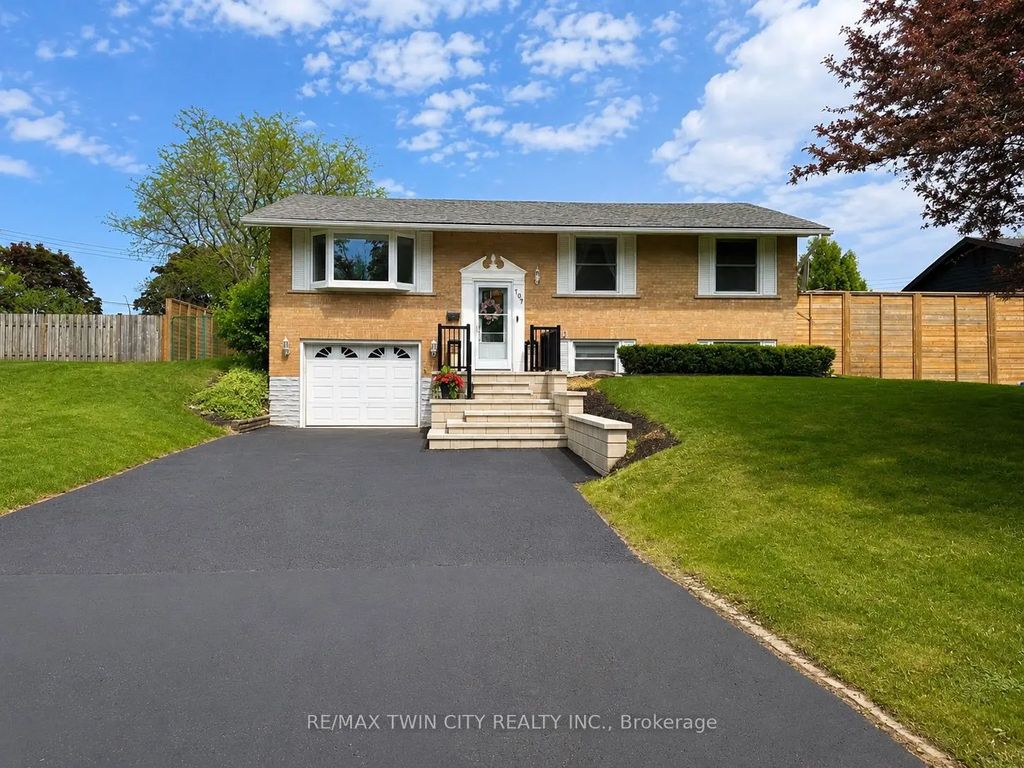 107 Rosslinn Road, Cambridge