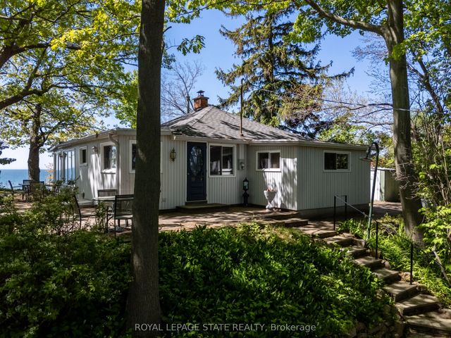 689 Sandy Bay Road, Haldimand