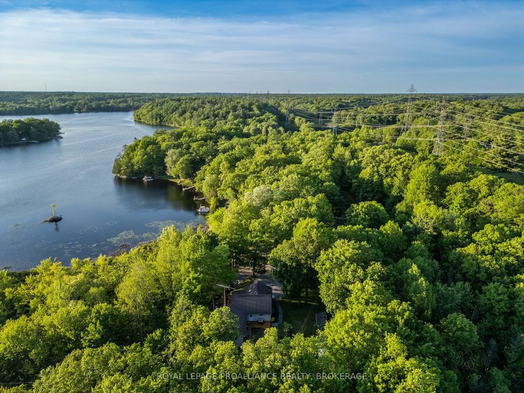 1140 High Falls Lane, Frontenac