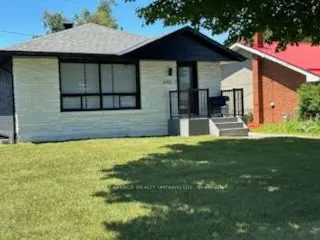 696 Holt Crescent 2, Elmvale Acres and Area