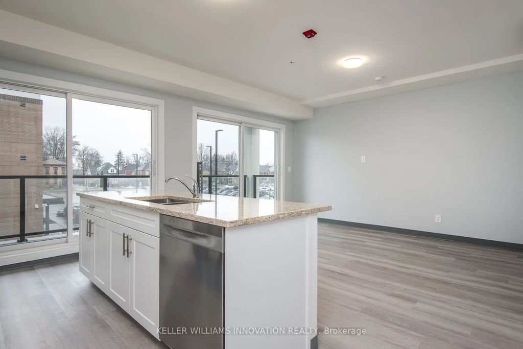 10 Queen Street 202, St. Thomas