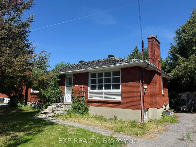 135 Oakridge Boulevard, Meadowlands - Crestview and Area