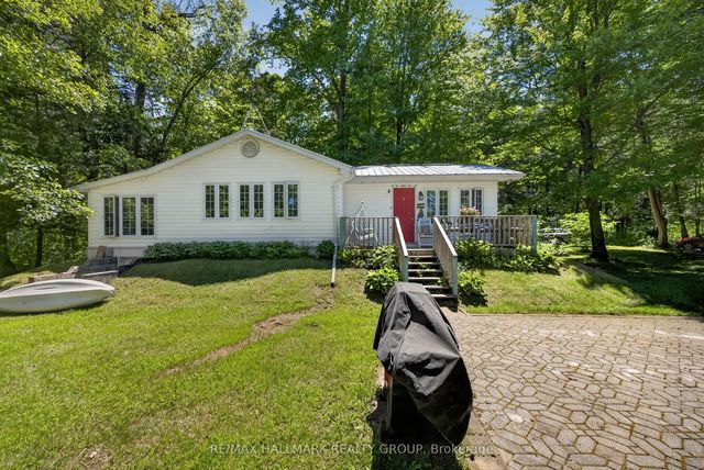 2432 Bathurst 2nd Concession, Tay Valley