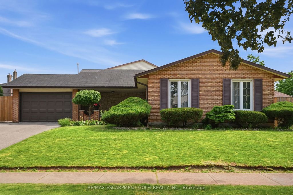 2 Loring Crescent, Hamilton