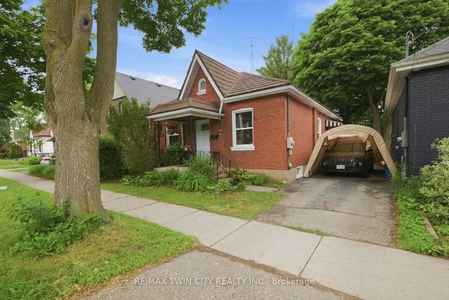 12 Brunswick Street N, Brantford