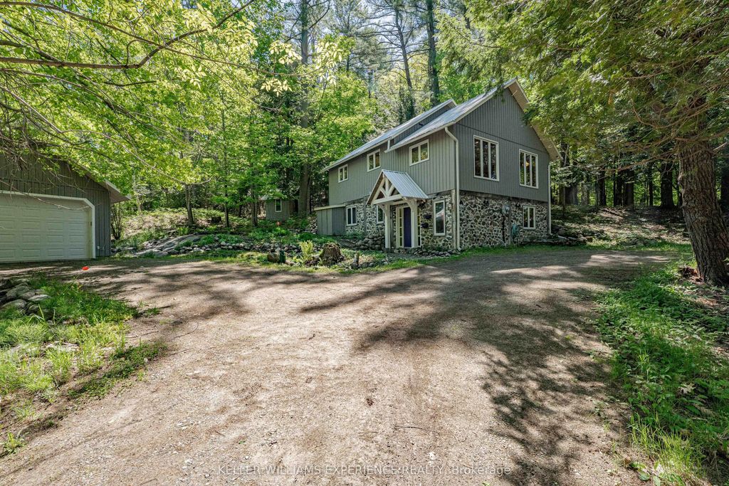 55 Mary Lake Crescent, Huntsville