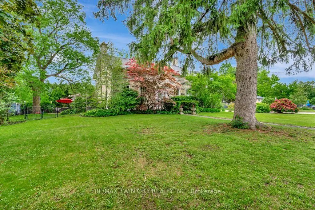142 Glenmorris Street, Cambridge