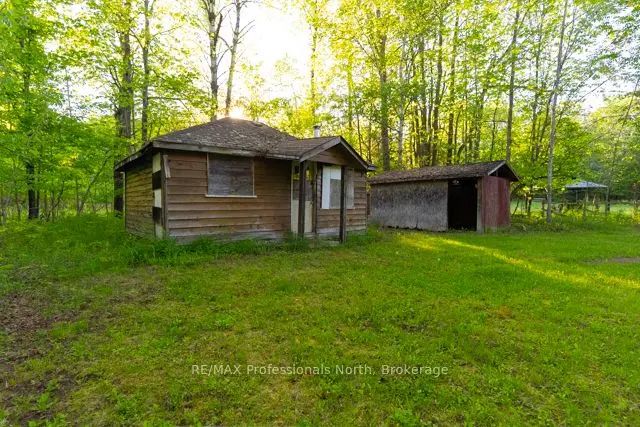 1068 Woods Road, Dysart et al