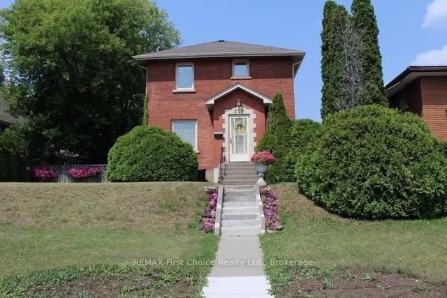 310 Algoma Street N, Thunder Bay
