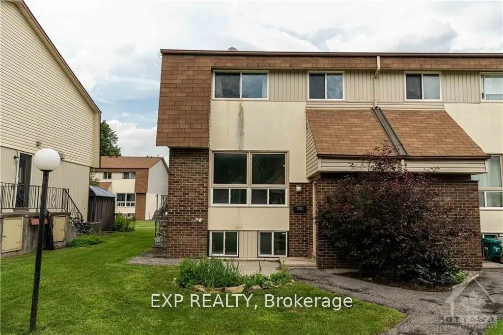 20 Forester Crescent C, Bells Corners and South to Fallowfield