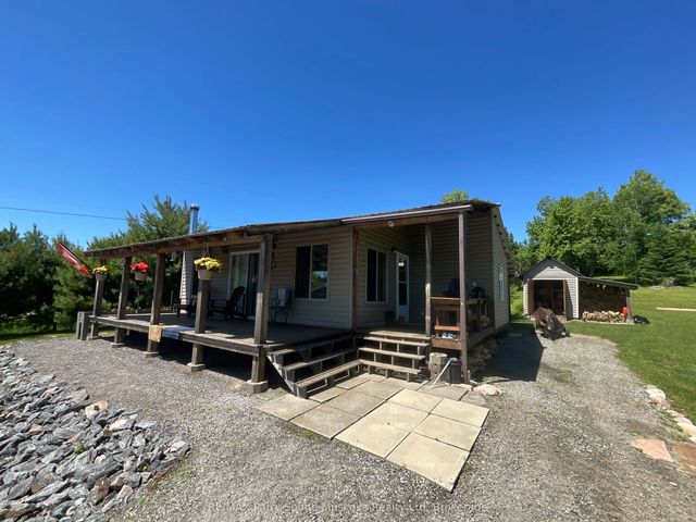 135 Daniel Drive, Parry Sound Remote Area