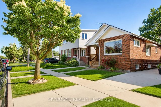 1723 Langlois Avenue, Windsor
