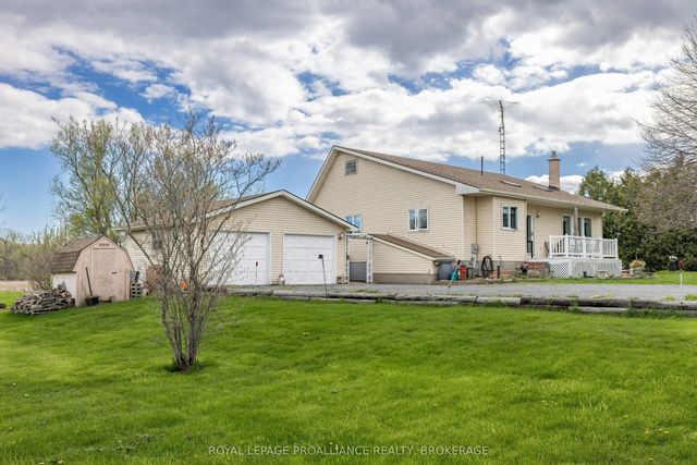 706 Spithead Road, Frontenac Islands