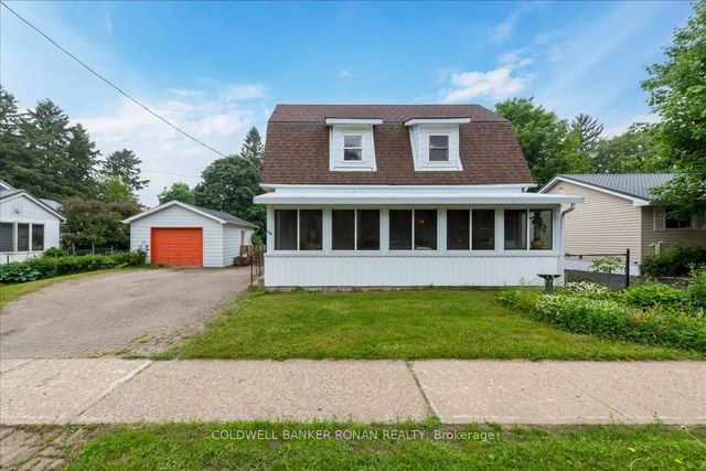 116 Main Street W, Grey Highlands
