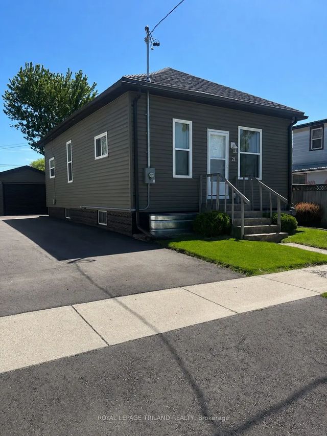 21 Mariam Street, St. Thomas