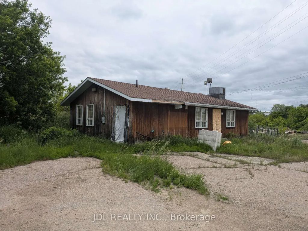 297 Boundary Road E, Pembroke