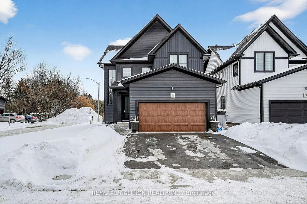 297 Whiting Street 11, Ingersoll