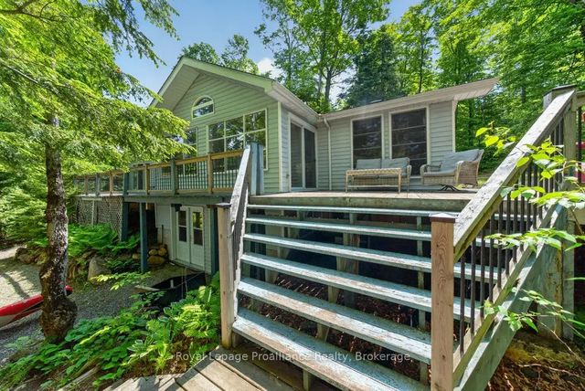 1107 Peters Lane, Frontenac