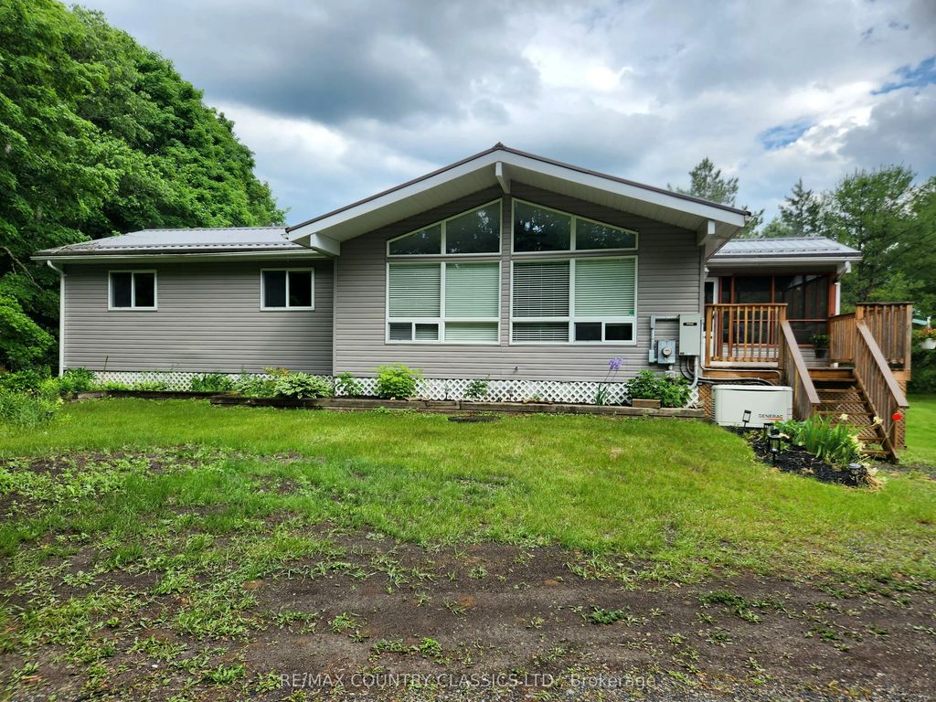 1930 Weslemkoon Lk Road, Tudor and Cashel