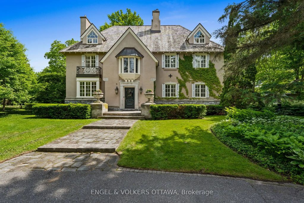 218 Coltrin Road, Rockcliffe Park