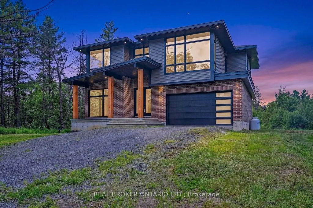 2068 Richmond Road, Beckwith